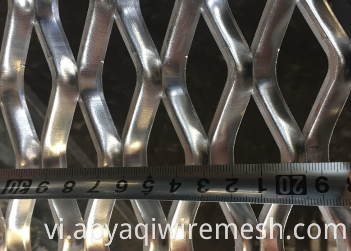 Expanded Metal Mesh 3X6mm Hole